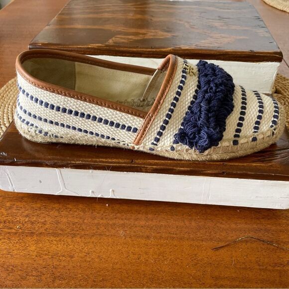 Tory Burch Shaw Fringe Espadrilles Navy and Cream Size 7 - Picture 2 of 11